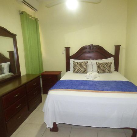Hotel Enrique I Gazcue, Bed And Breakfast Santo Domingo Exteriör bild