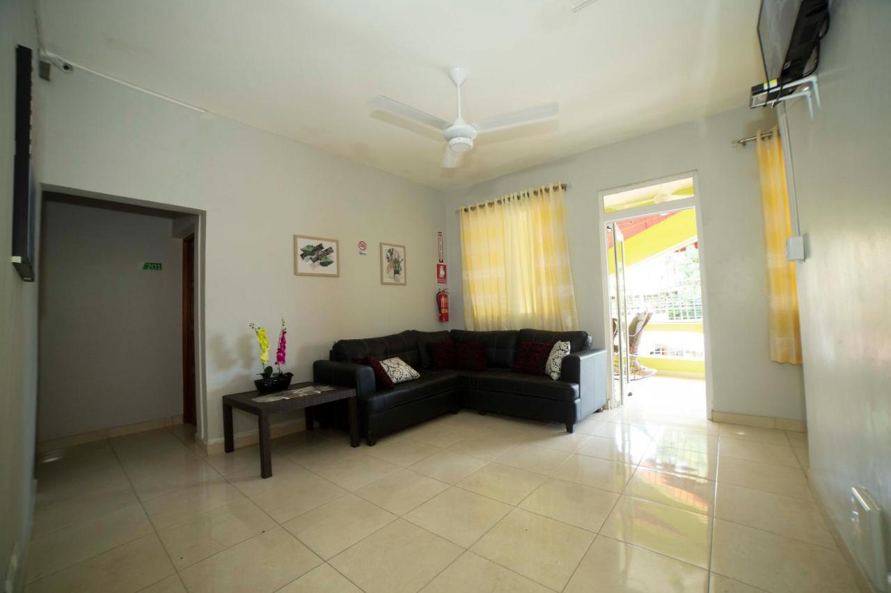 Hotel Enrique I Gazcue, Bed And Breakfast Santo Domingo Exteriör bild