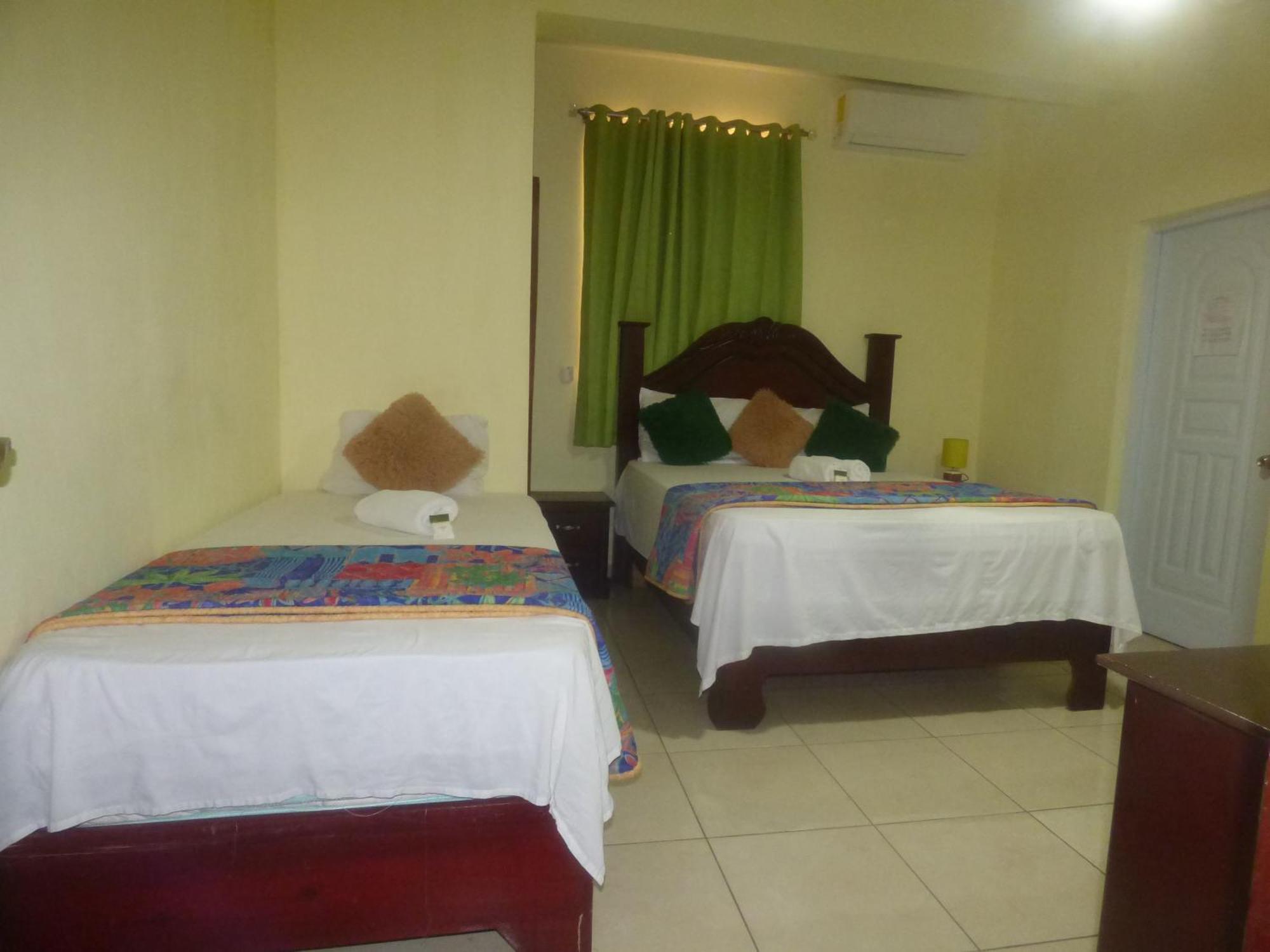 Hotel Enrique I Gazcue, Bed And Breakfast Santo Domingo Exteriör bild