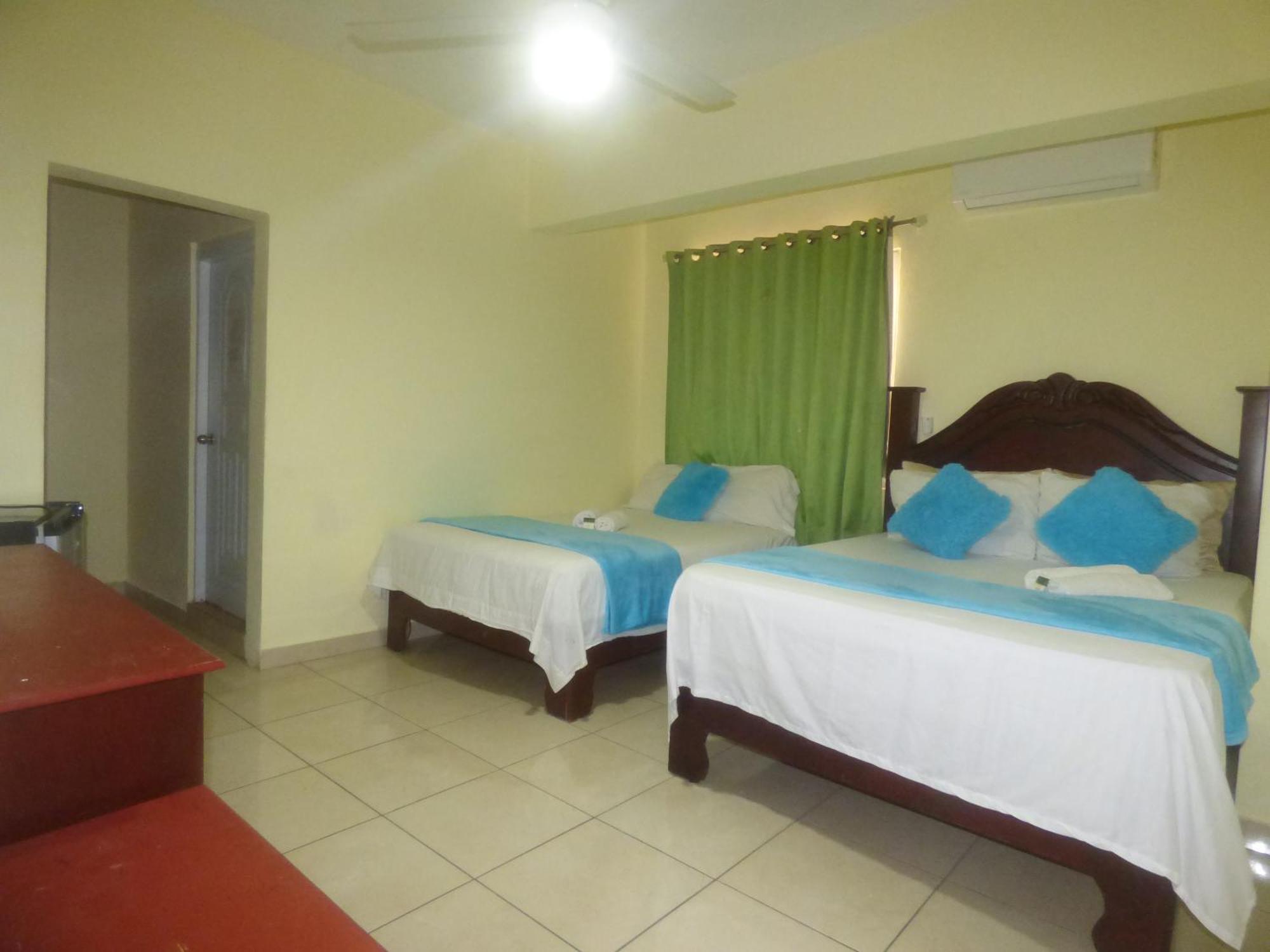 Hotel Enrique I Gazcue, Bed And Breakfast Santo Domingo Exteriör bild