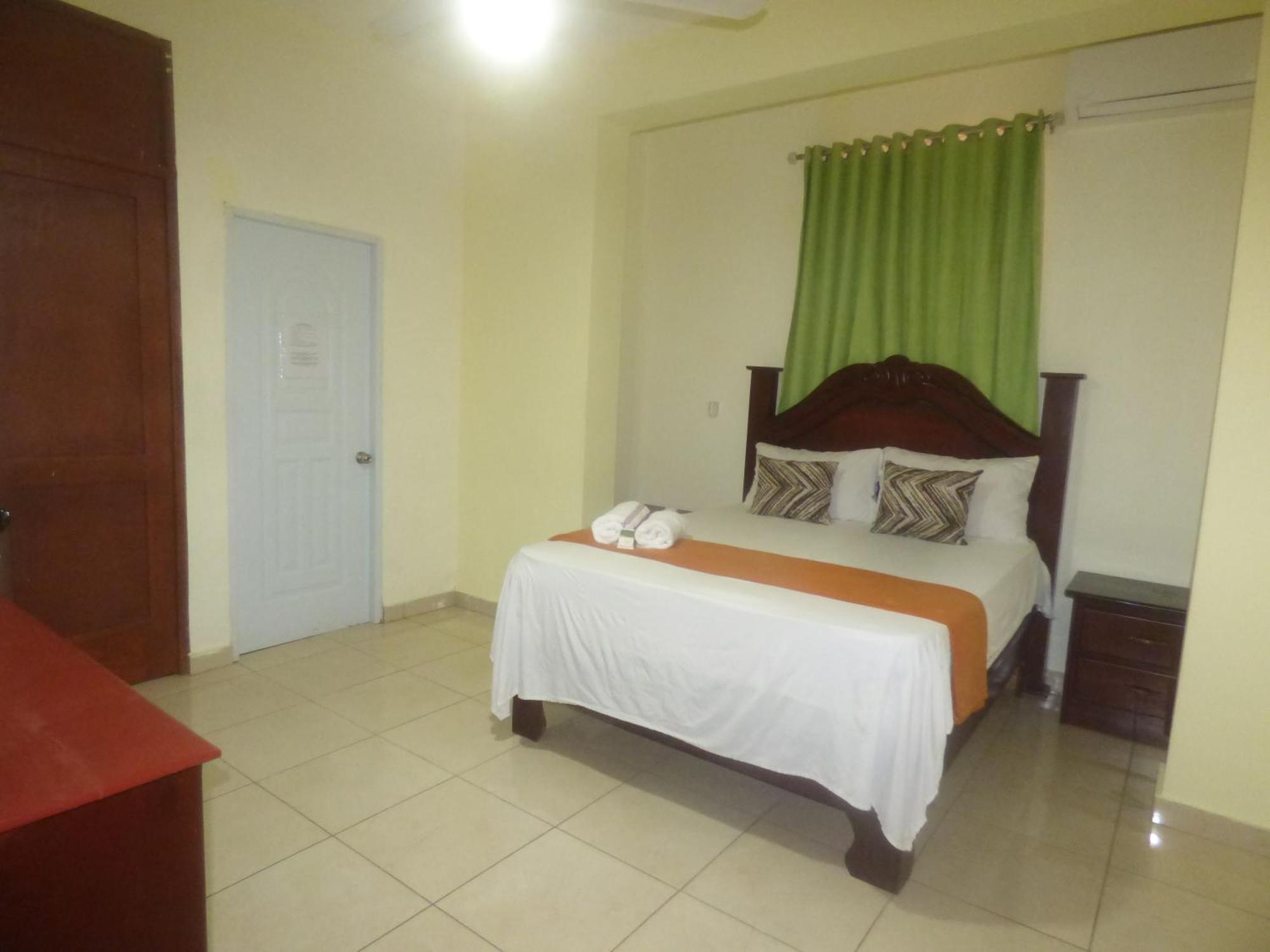 Hotel Enrique I Gazcue, Bed And Breakfast Santo Domingo Exteriör bild