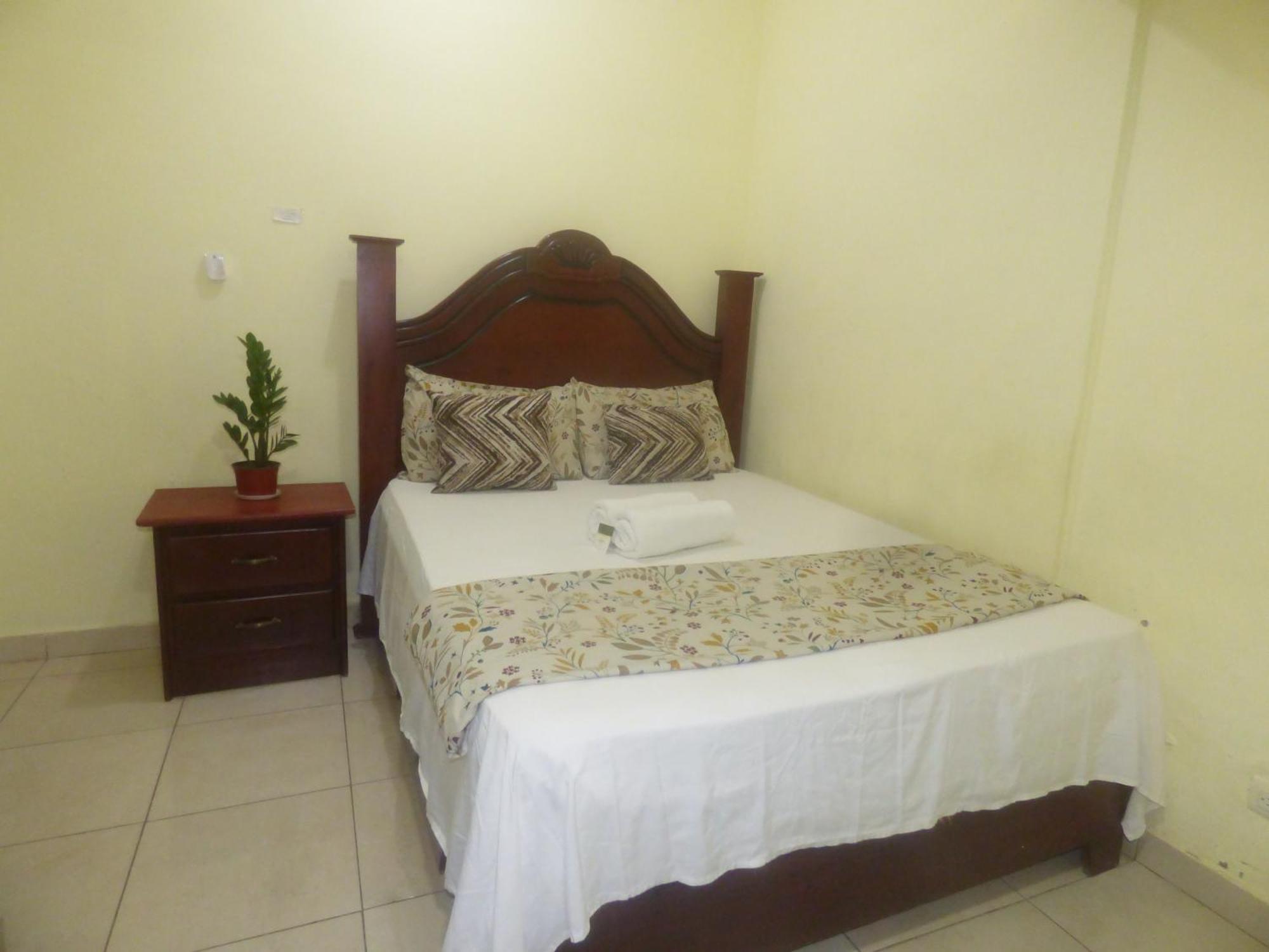 Hotel Enrique I Gazcue, Bed And Breakfast Santo Domingo Exteriör bild