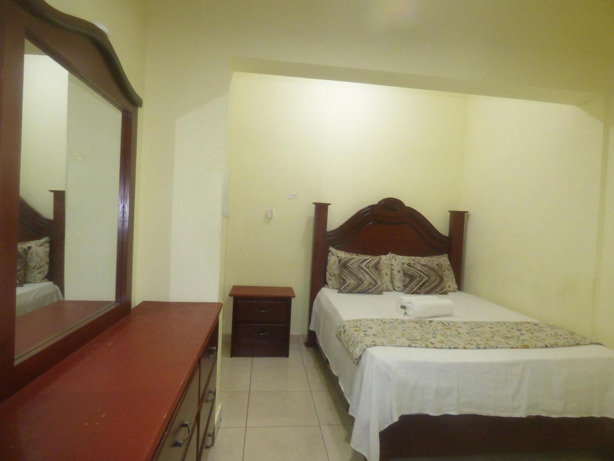 Hotel Enrique I Gazcue, Bed And Breakfast Santo Domingo Exteriör bild