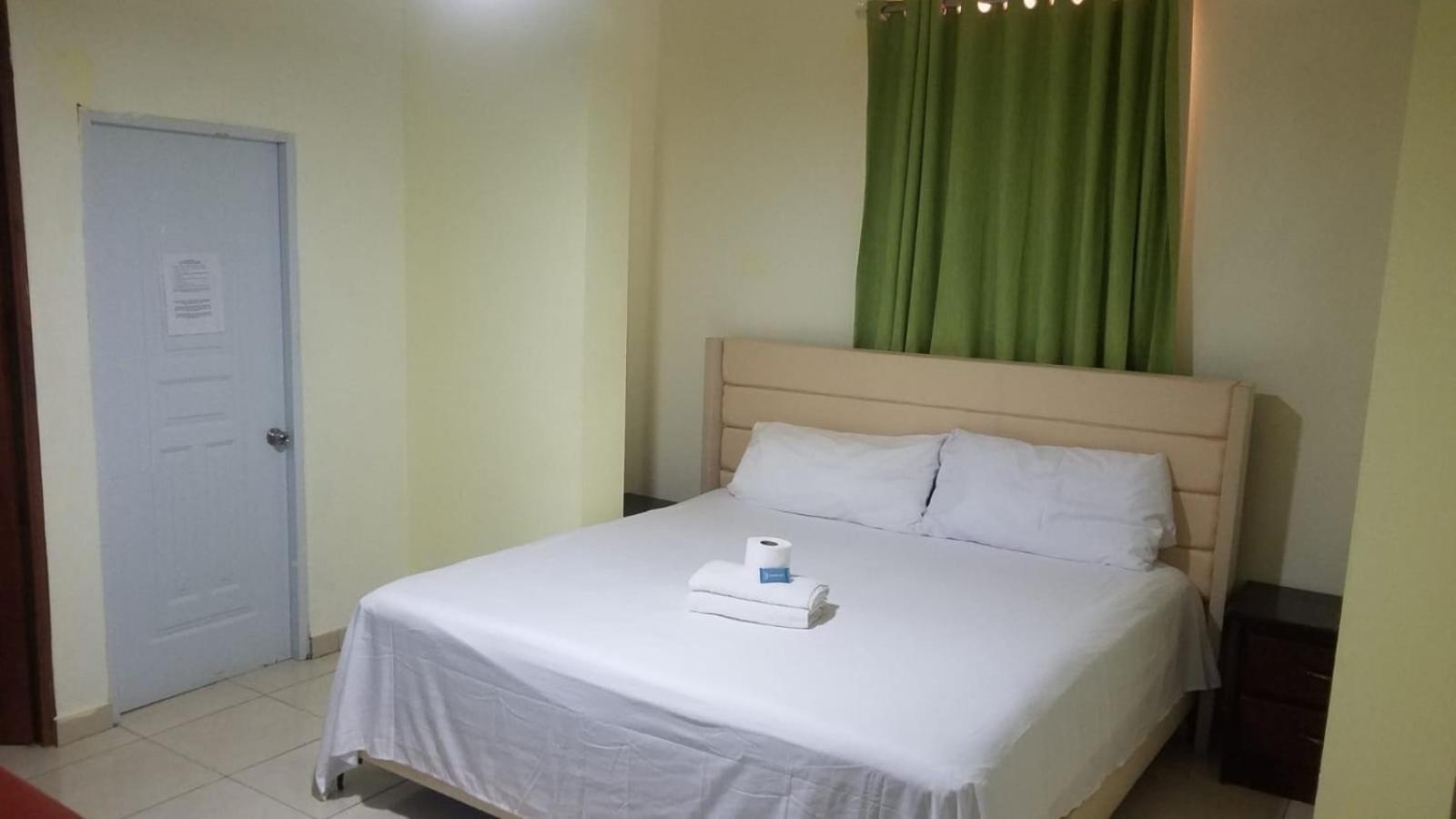 Hotel Enrique I Gazcue, Bed And Breakfast Santo Domingo Exteriör bild